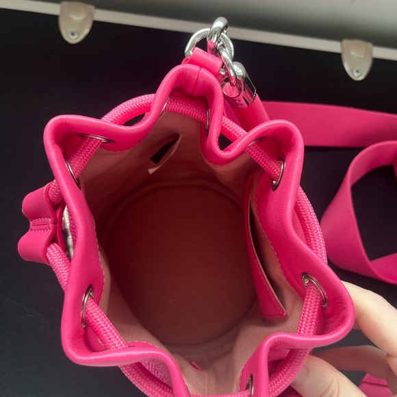 Marc Jacobs “The Bucket” Woven w/Leather Trim Bright Pink - Picture 6 of 9